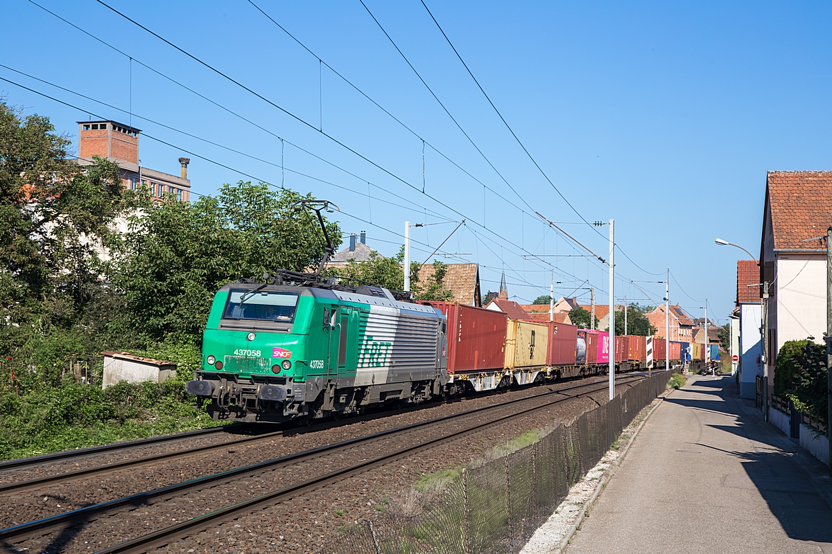  (20210903-164118_SNCF 437058_Hochfelden_47908-9_Basel SBB - Antwerpen Noord_b.jpg)