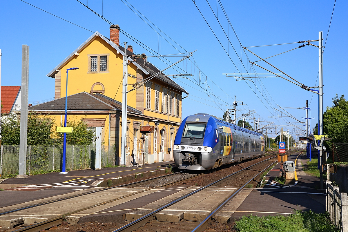  (20210903-165219_SNCF 27790_Hochfelden_TER 830126_Strasbourg-Saverne.jpg)