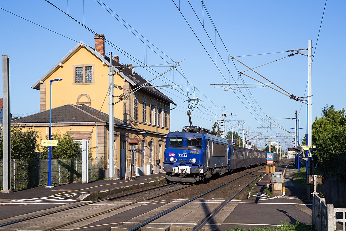  (20210903-182145_SNCF 22282_Hochfelden_TER 830134_Strasbourg-Saverne_m.jpg)