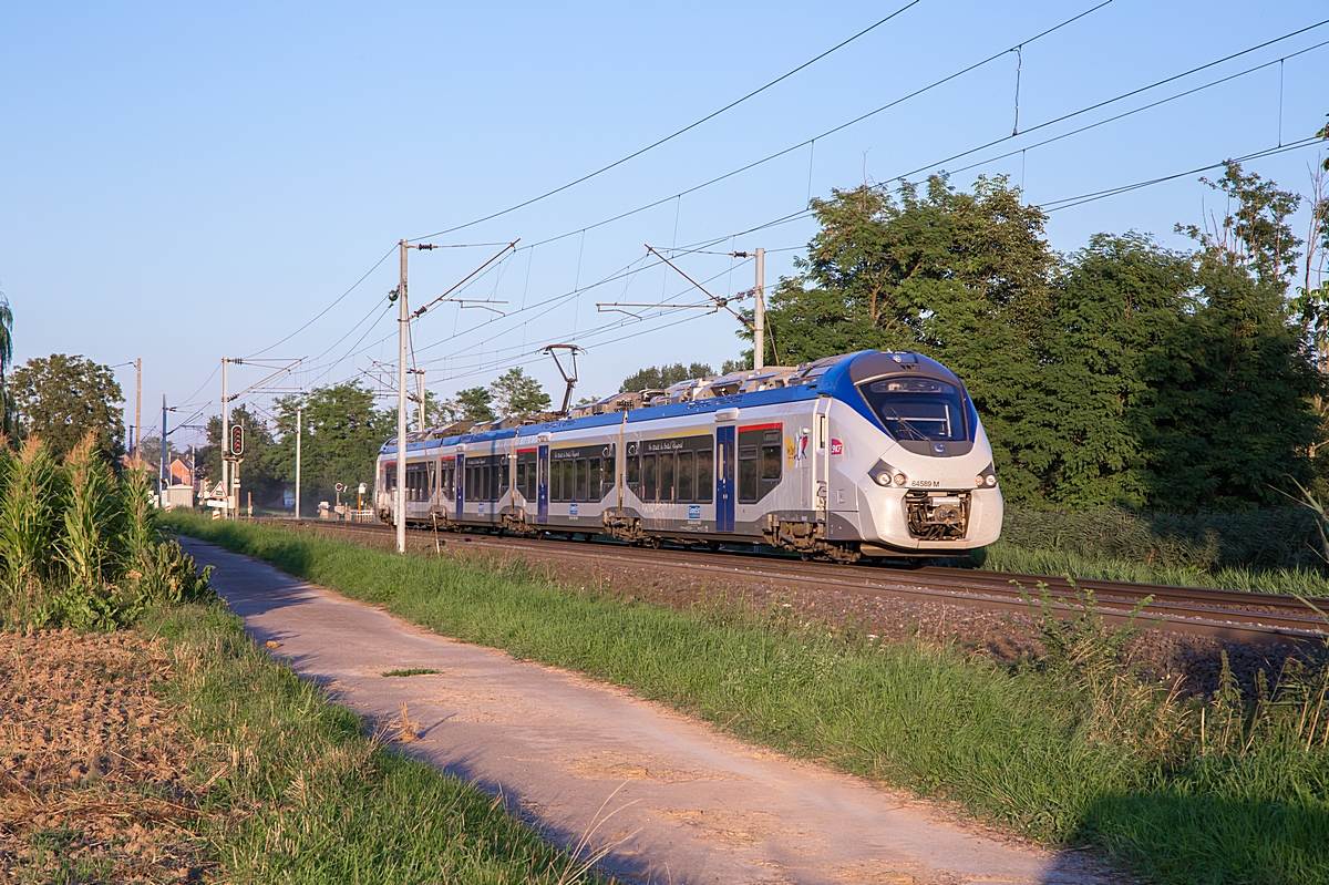  (20210903-192212_SNCF 84589M_Hochfelden_TER 835207_Nancy-Strasbourg_m.jpg)