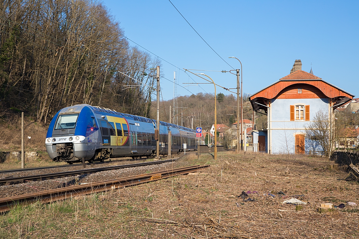  (20220322-164015_SNCF 27712_Hombourg-Haut_TER 23752_Forbach - Metz Ville_b.jpg)