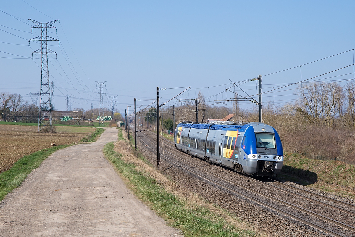  (20220324-132628_SNCF 27560_zw Laneuveville und Varangéville_TER 835819_Nancy-Remiremont_a.jpg)