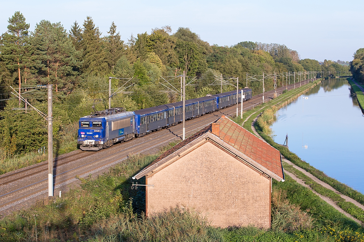  (20221003-180741_SNCF 22263_Steinbourg_TER 830132_Strasbourg-Saverne_am.jpg)