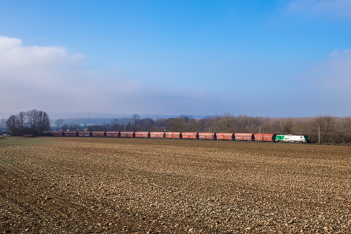  (20221212-121113_SNCF 437003_zw Kalkwerk und Pagny-sur-Meuse_412535_Kalkwerk Novacarb - Pagny-sur-Meuse_a.jpg)