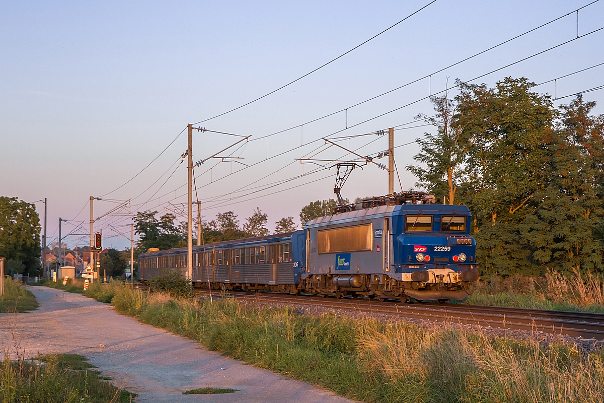  (20230909-193540_SNCF 22259_Hochfelden_TER 832035_Saverne-Selestat_am.jpg)