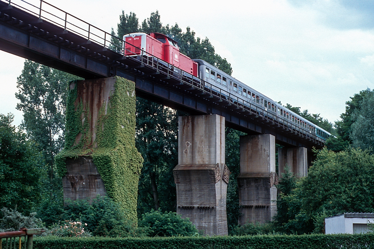  (19930718_58-34_212 347_Eiweiler_Abschiedsfahrt Köllertalbahn_a.jpg)