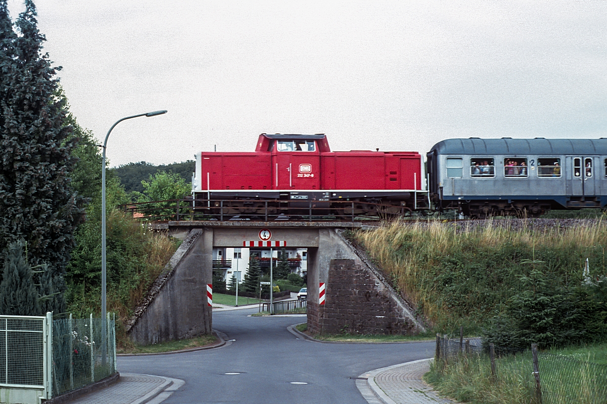  (19930718_58-40_212 347_Landsweiler_Abschiedsfahrt Köllertalbahn_b.jpg)