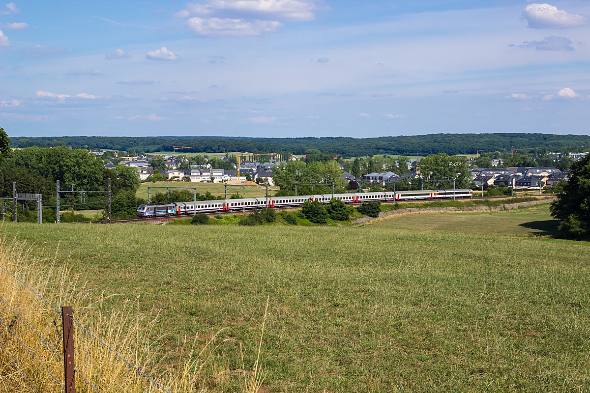  (20150801-164602_SNCF 26163_Hesperange_Exp 90 Vauban_Basel SBB - Bruxelles Midi_b.jpg)