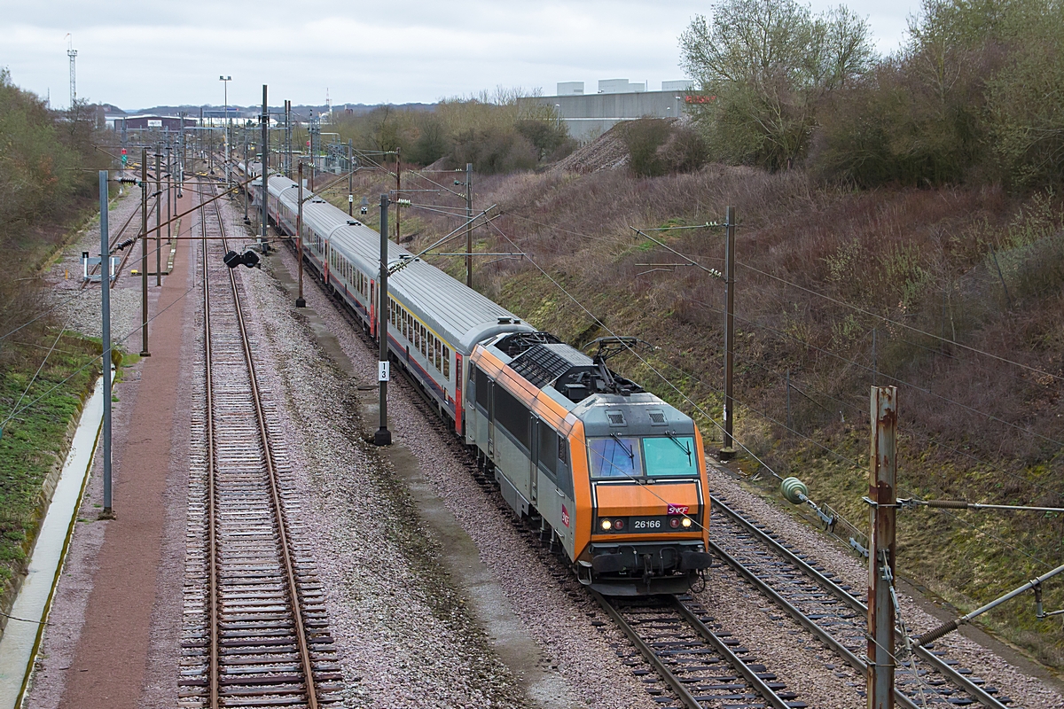  (20160401-112400_SNCF 26166_Bettembourg_IC 91 Vauban_Bruxelles Midi - Basel SBB_a.jpg)