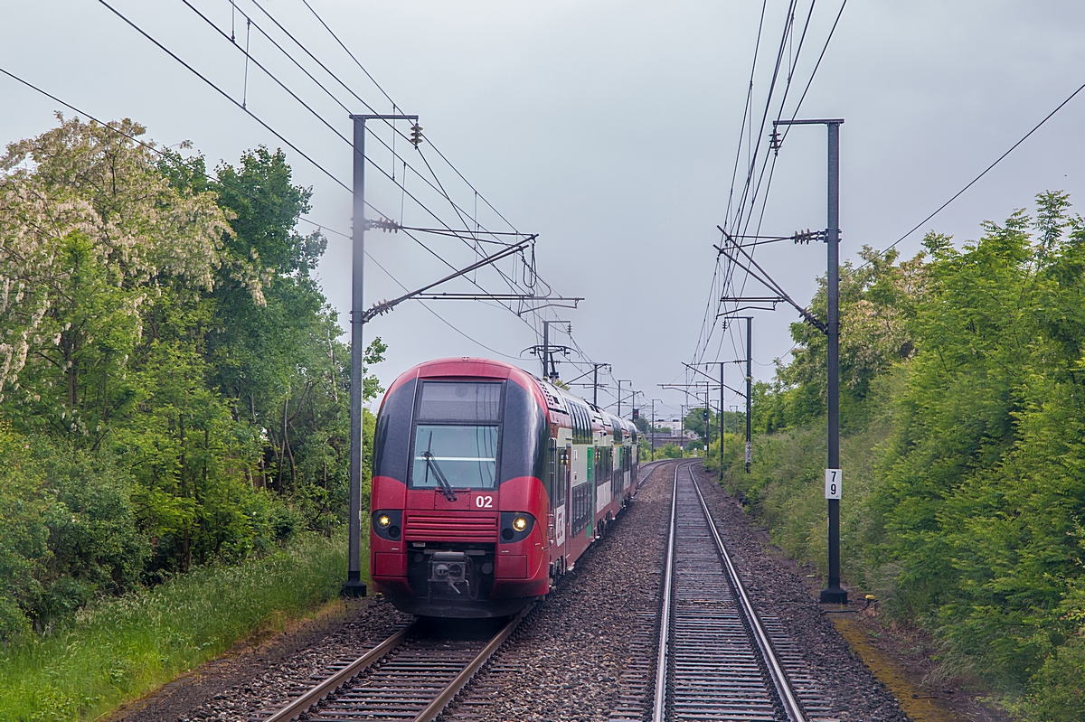  (20250525-182242_CFL 2202_zwischen Berchem und Livange_RB 6793_Rodange-Luxembourg_b.jpg)