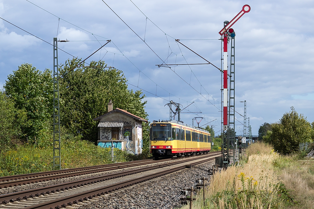  (20150906-124604_VBK 825_Bk Basheide_S 85592_Karlsruhe Tullastraße - Achern_a.jpg)