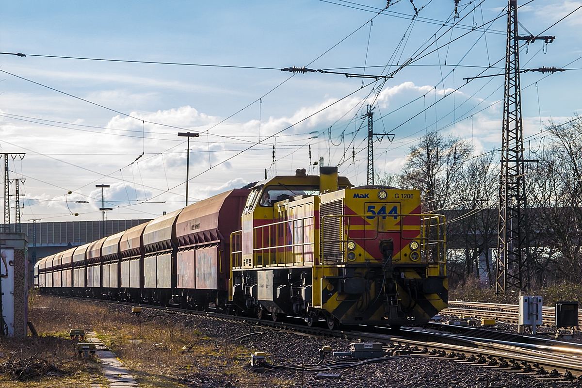  (20180305-162532_275 851_Duisburg-Hochfeld Süd_TKSE Kokszug nach Oberhausen-West DK_a1.jpg)