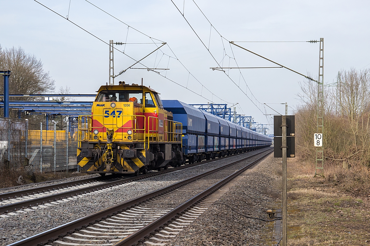  (20180306-141158_275 114_zw Duisburg-Wedau und Lintorf_leerer Kalkzug aus Oberhausen-West_a.jpg)