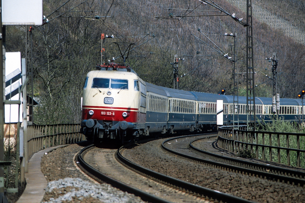  (19840421_33-31_103 123_Boppard_IC 125 Erasmus_Amsterdam-Innsbruck_b.jpg)