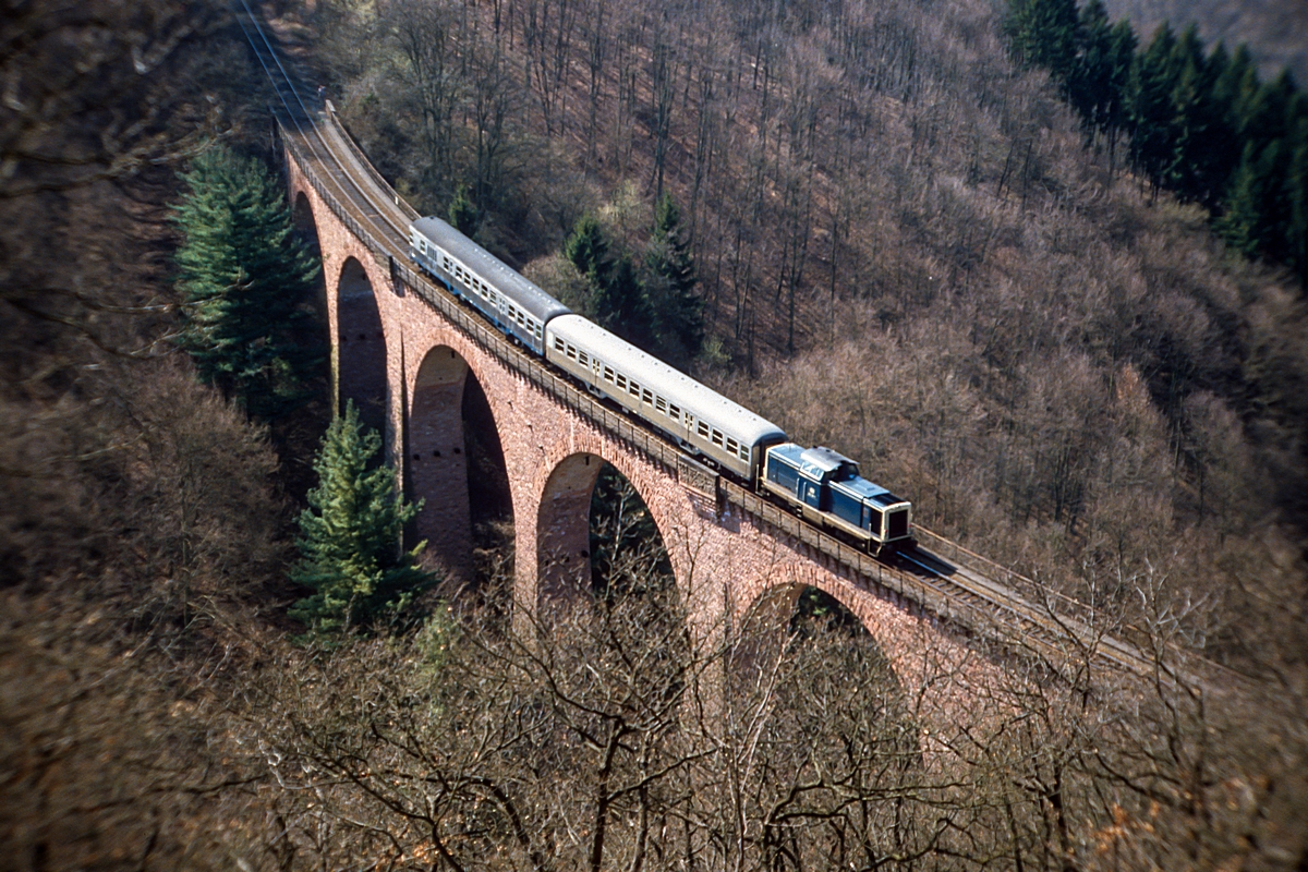  (19840421_33-36_213 341_zw Boppard und Buchholz_N 6877_Emmelshausen-Boppard_b.jpg)