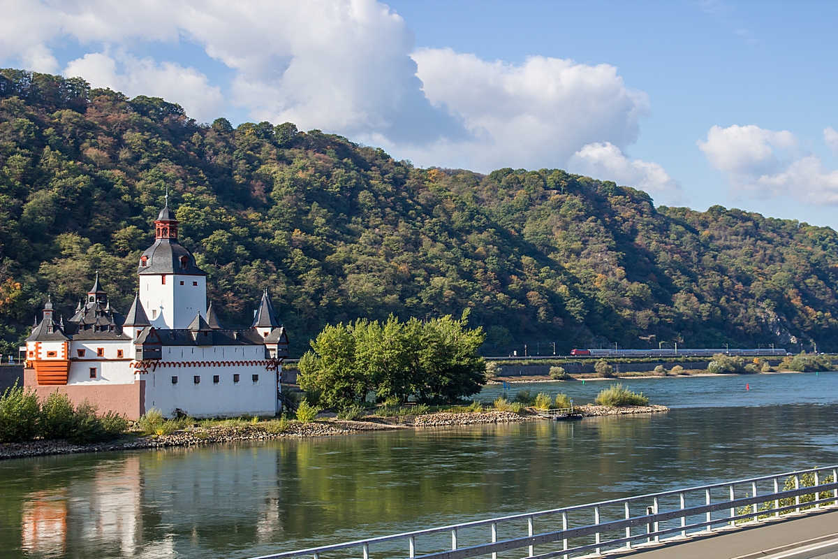  (20201019-120018_101_zw Bacharach und Oberwesel_IC 2218_Stuttgart - Hamburg-Altona_b.jpg)