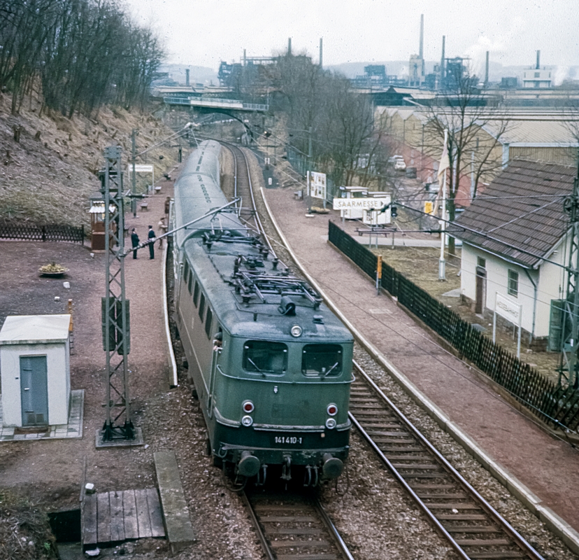  (00000002_01-20_141 410_Saarbrücken-Messebahnhof_a.jpg)