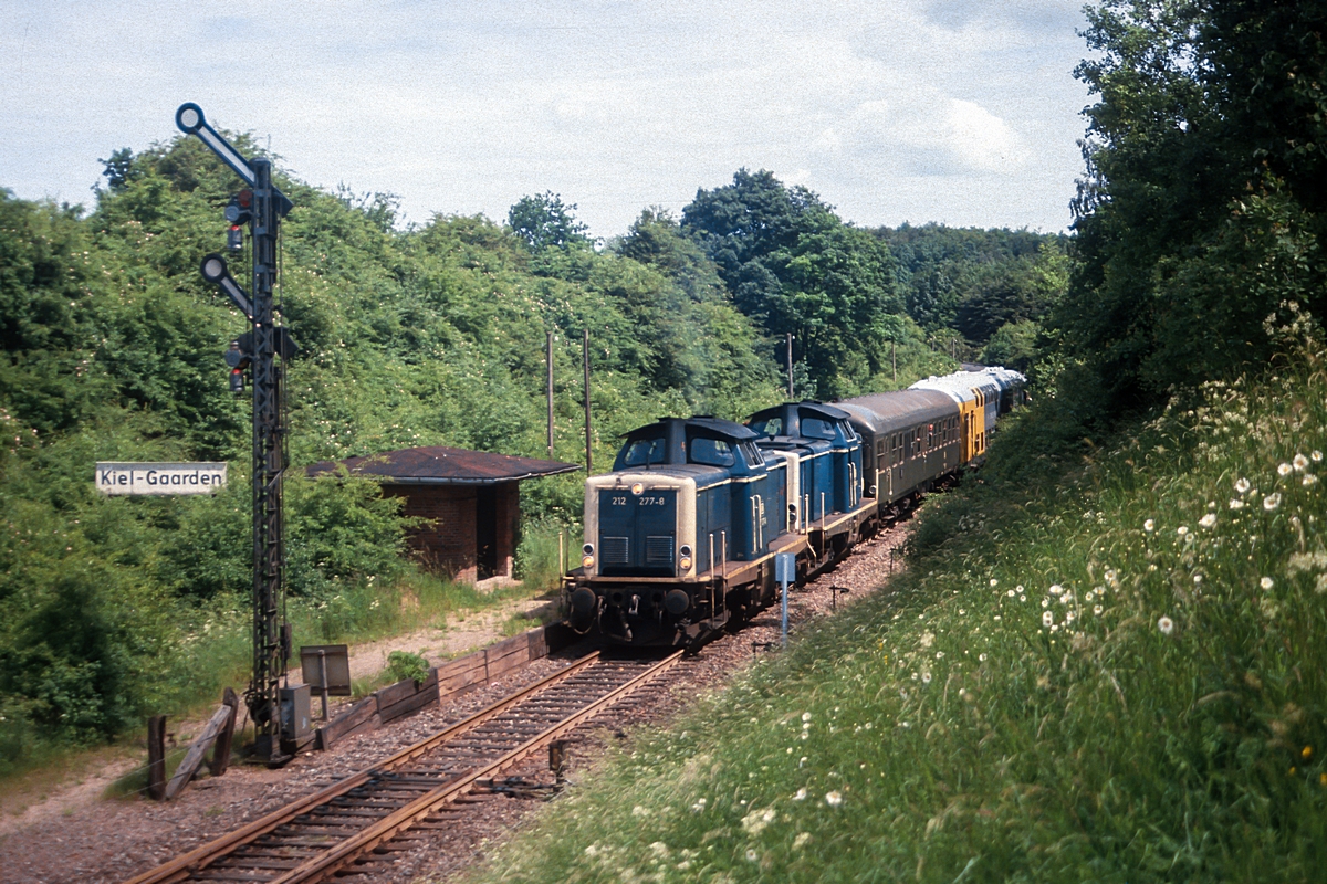  (19880611_48-13_212 277-212_Kiel-Gaarden_b.jpg)