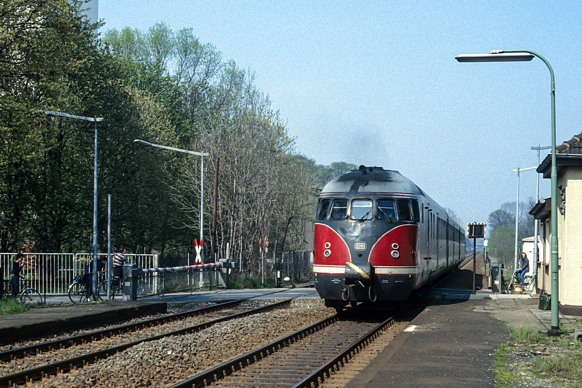  (19830423_26-16_612-912-913_Rüningen_E 3546_Braunschweig-Göttingen_b.jpg)