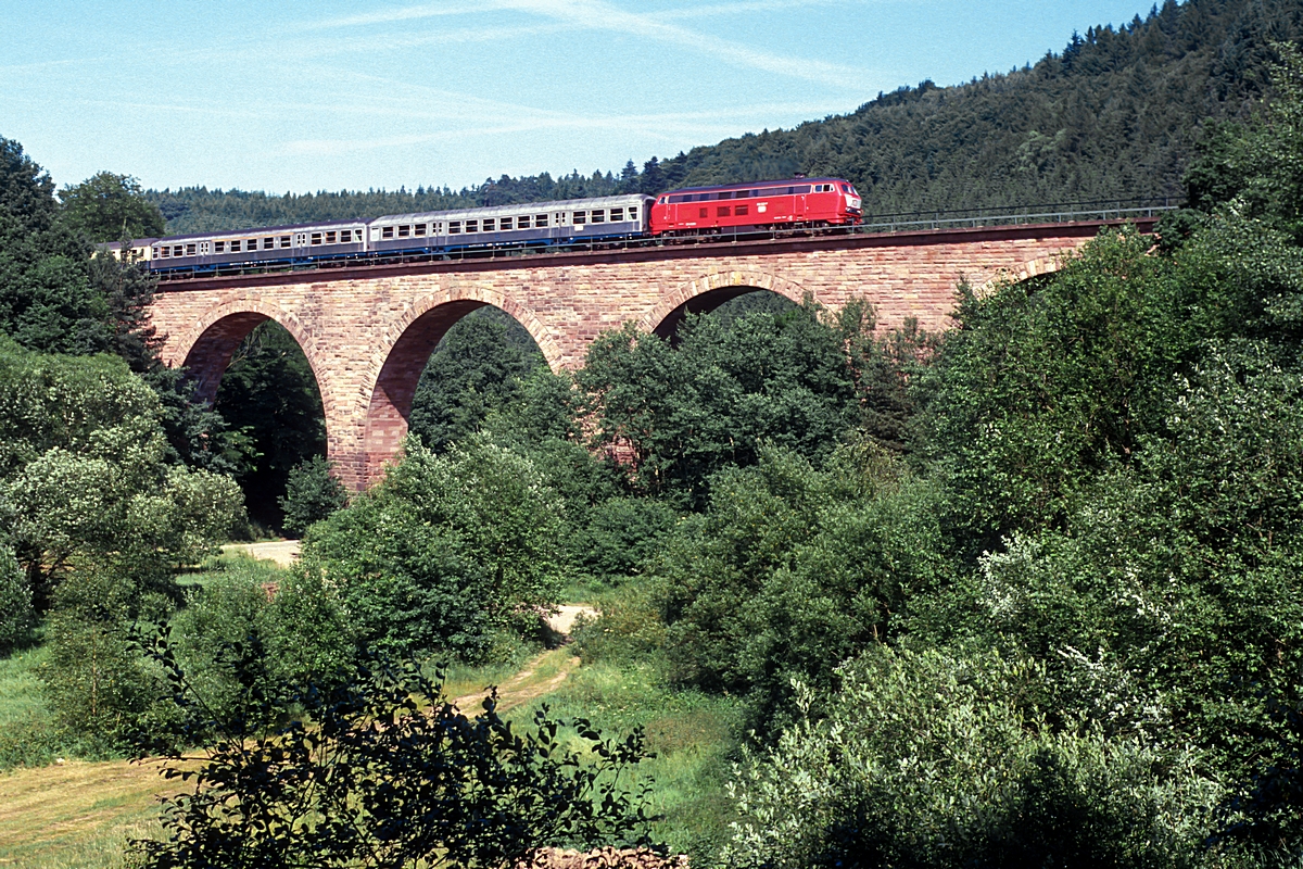  (19890618_51-14_218 369_zw Pirmasens Nord und Pirmasens Hbf_E 3272_Bingerbrück - Pirmasens Hbf_a.jpg)